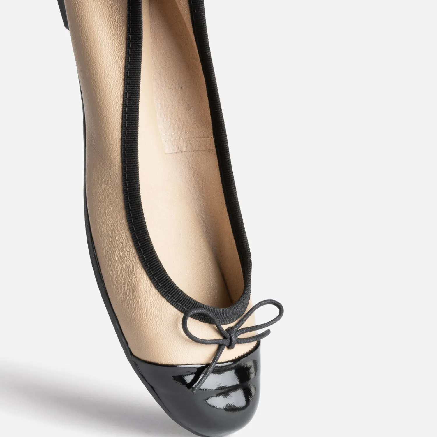 Eram Ballerines^Ballerine en cuir à petit nœud BEIGE