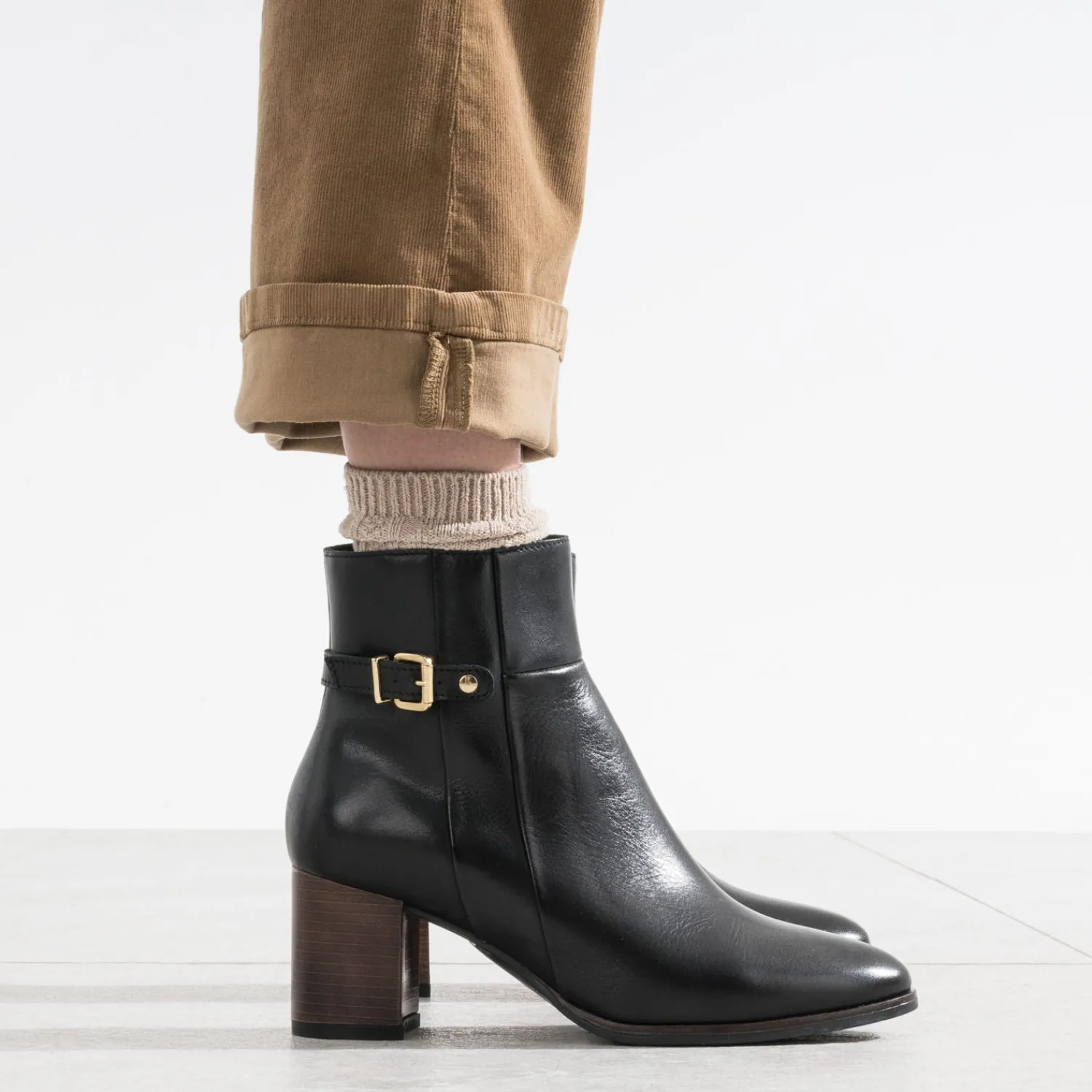 Eram Boots^Boots éco-conçu en cuir avec bride NOIR