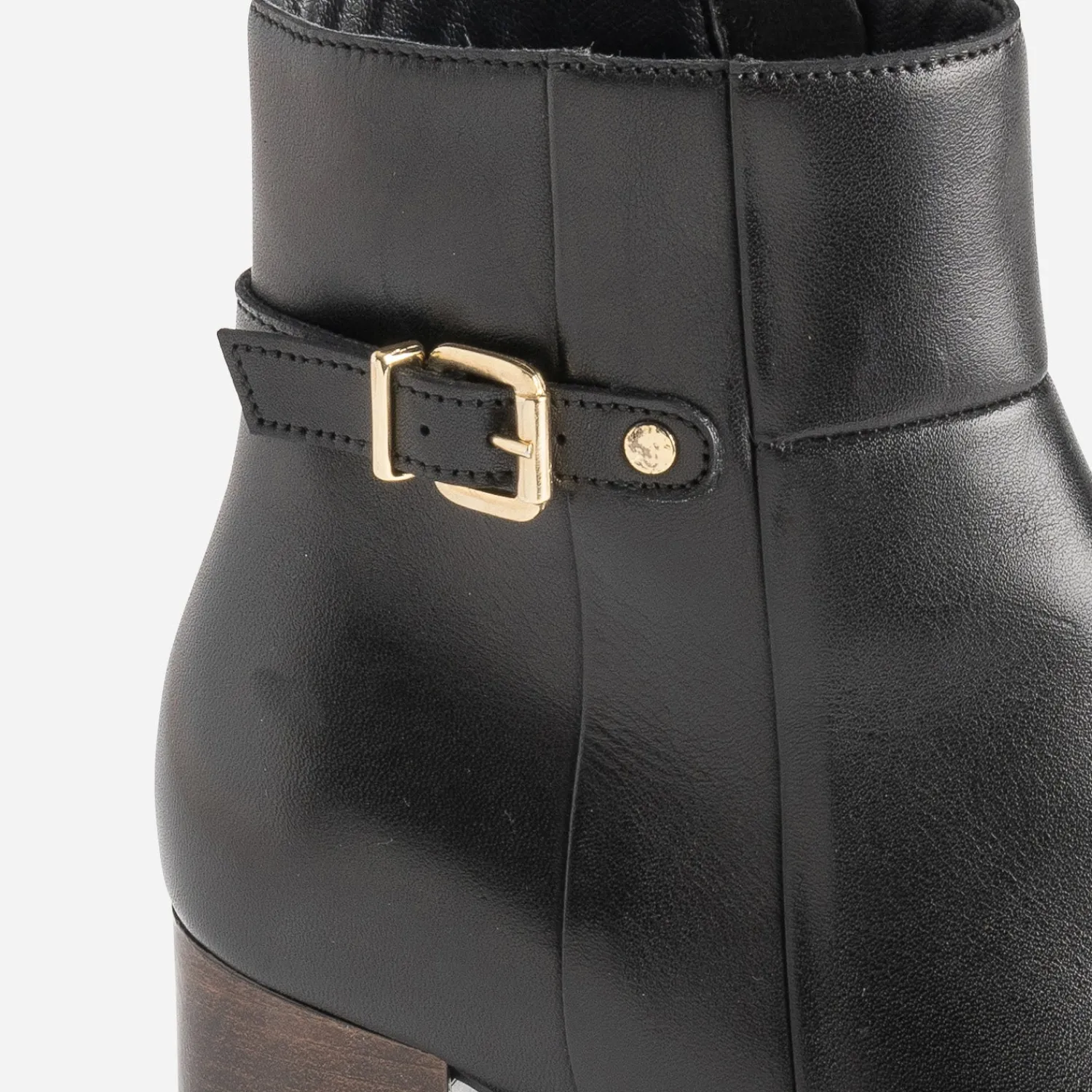 Eram Boots^Boots éco-conçu en cuir avec bride NOIR