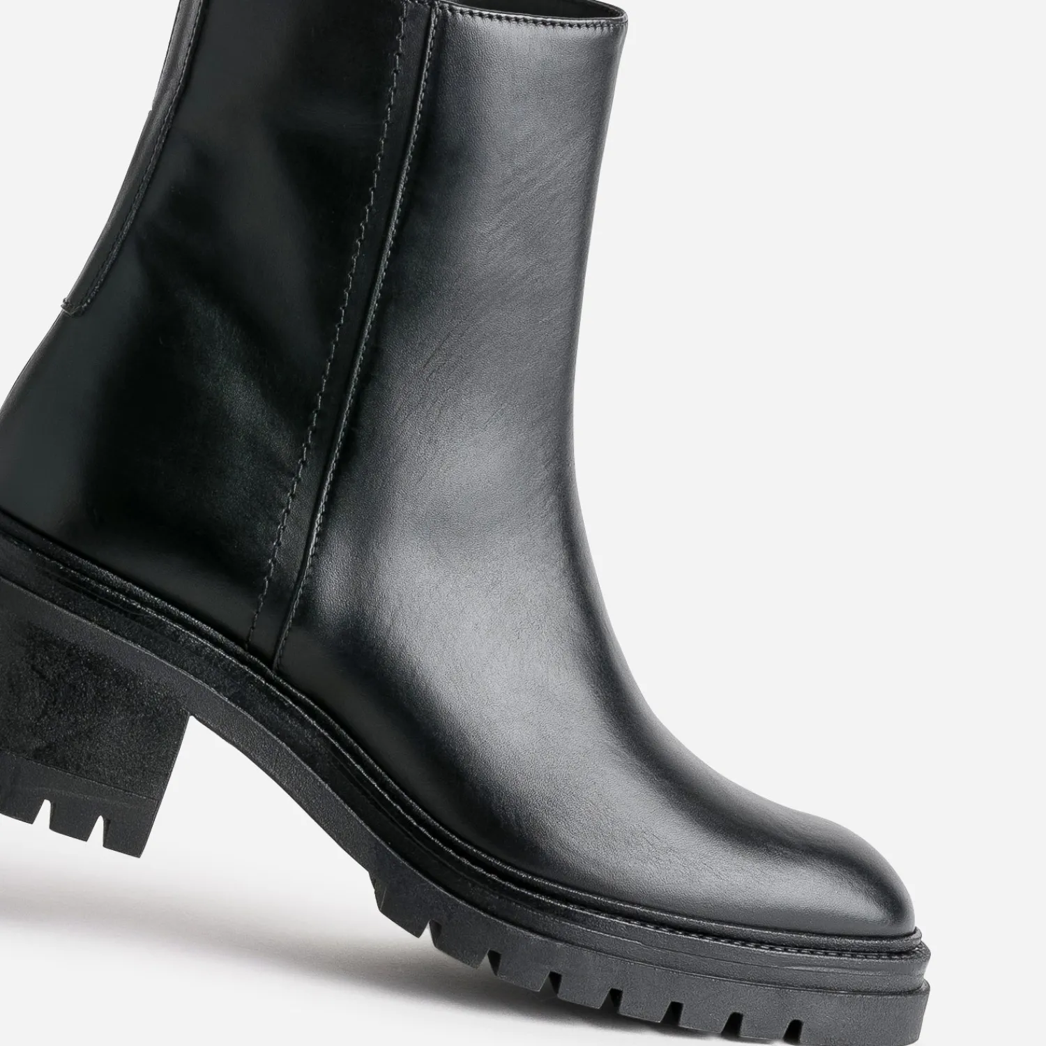 Texto Boots^Boots en cuir semelle crantée NOIR