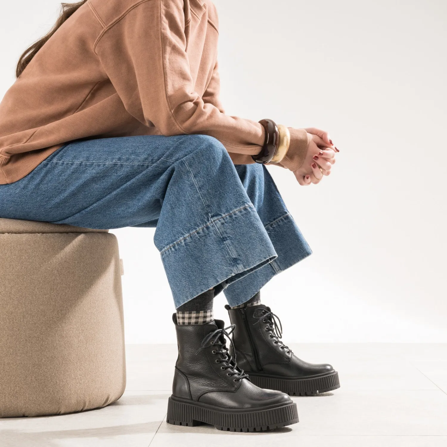Texto Boots^Bottine e en cuir à semelle plateforme NOIR