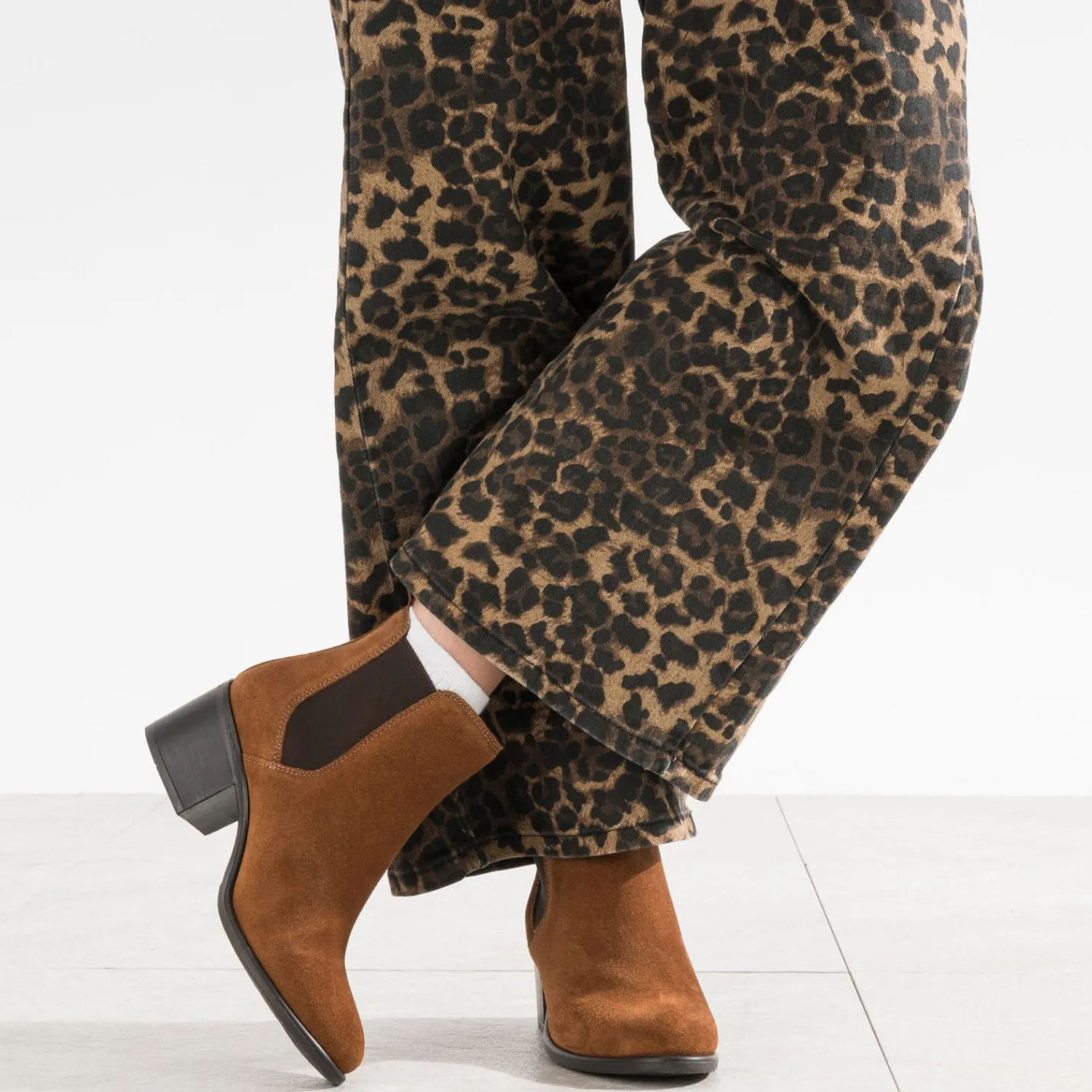 Eram Boots^Chelsea boots en cuir velours CAMEL