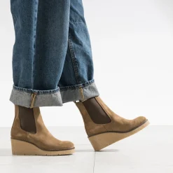 Eram Boots^Chelsea boots compensé cuir velours TAUPE
