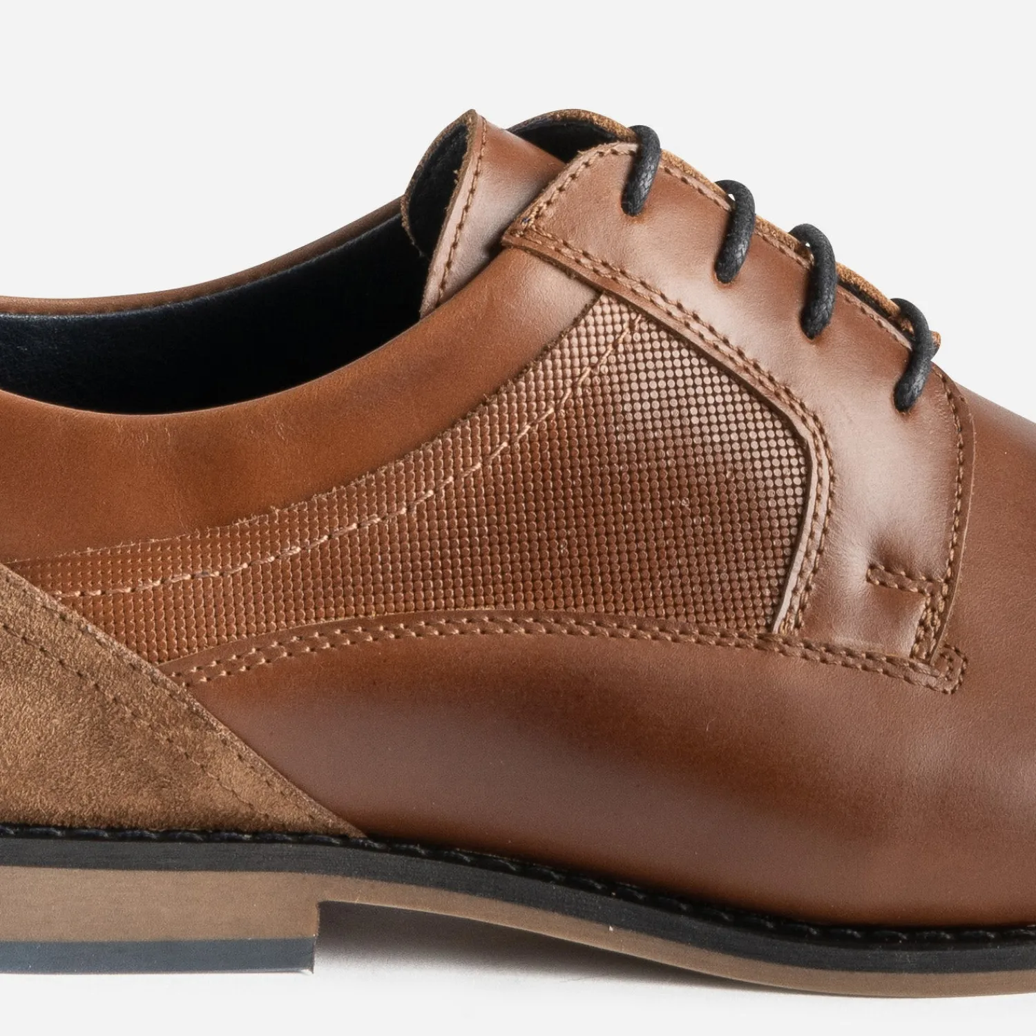 Eram Chaussures De Ville^Derby éco-conçu cuir lacet marine COGNAC