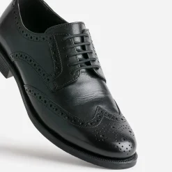 Eram Chaussures De Ville^Derby en cuir détails perforations NOIR