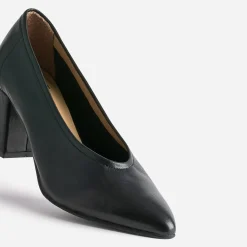 Eram Escarpins^Escarpin en cuir à décolleté couvrant NOIR