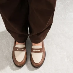 Eram Mocassins/Slippers^Mocassin bicolore et beige cuir COGNAC