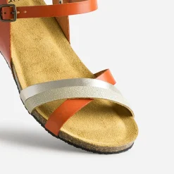 Eram Sandales^Sandale anatomique et dorée en cuir ORANGE