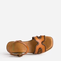 Eram Espadrilles|Sandales^Sandale compensée cuir tressé marron COGNAC