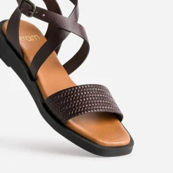 Eram Sandales^Sandale foncé cuir bride tressée éco-conçu MARRON