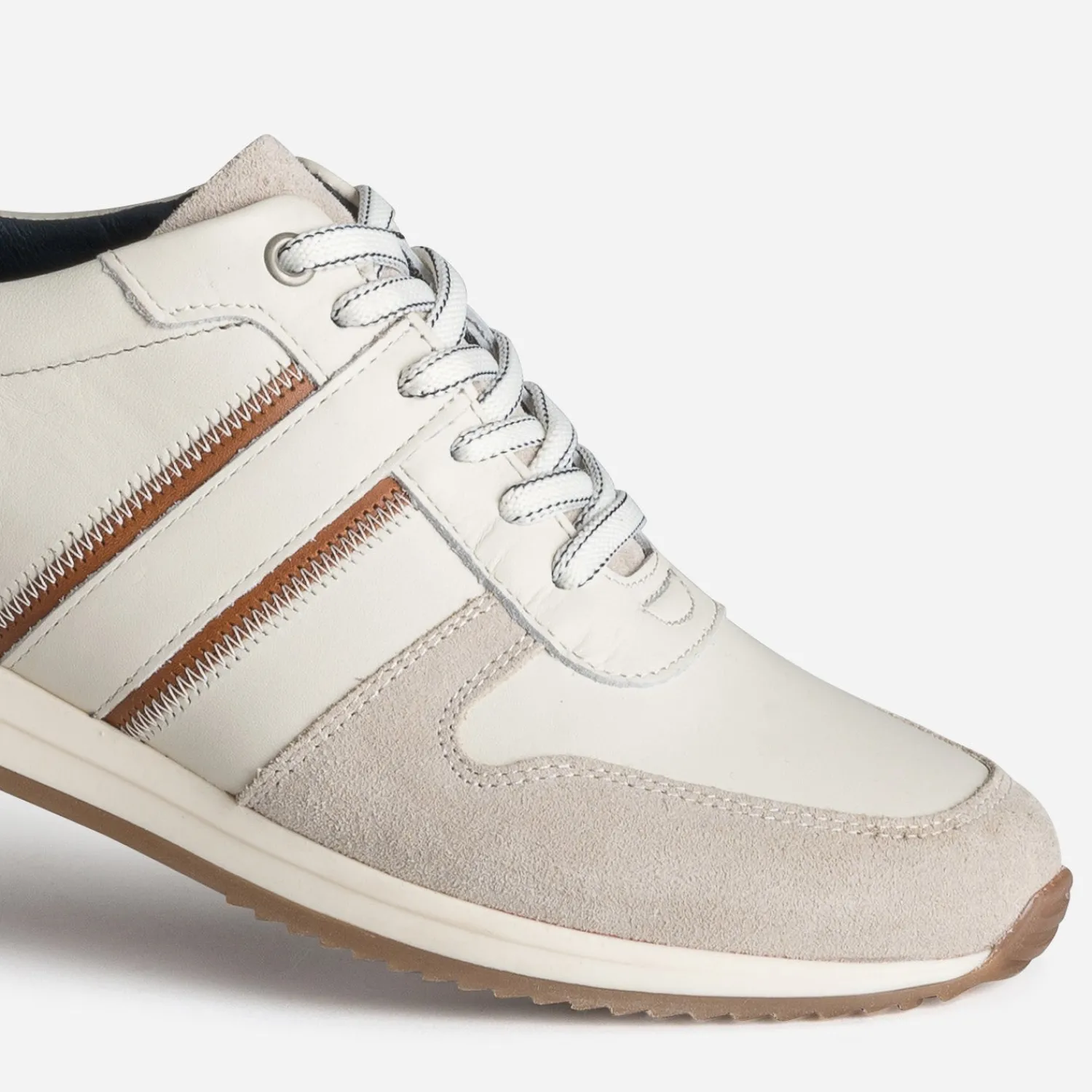 Eram Baskets/Tennis^Tennis beige clair et marron bi-matière BLANC